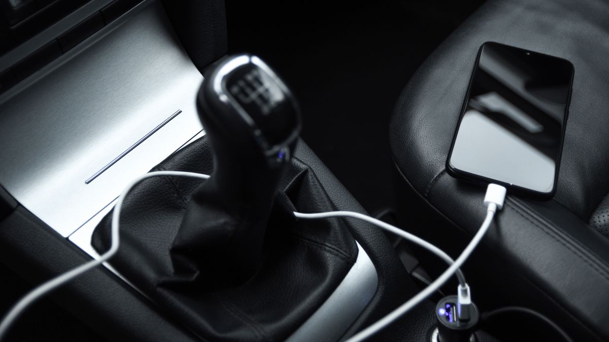Durva statisztika Vasból: rengeteg sofőr mobilozott vezetés közben az utakon