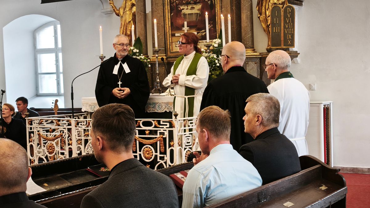 Kilencvenéves hagyomány folytatódik – ünnepi istentisztelettel kezdődött a finnugor lelkészkonferencia Kőszeg